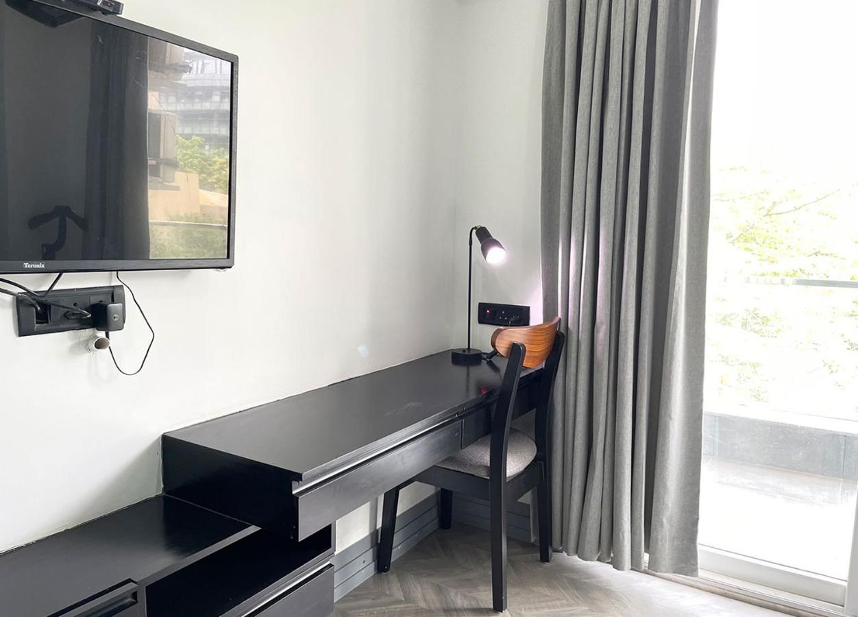 Bedchambers Serviced Apartments, Mg Road Гургаон Екстериор снимка