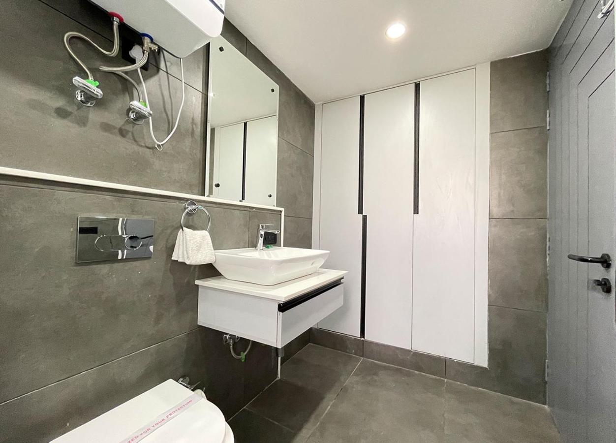 Bedchambers Serviced Apartments, Mg Road Гургаон Екстериор снимка
