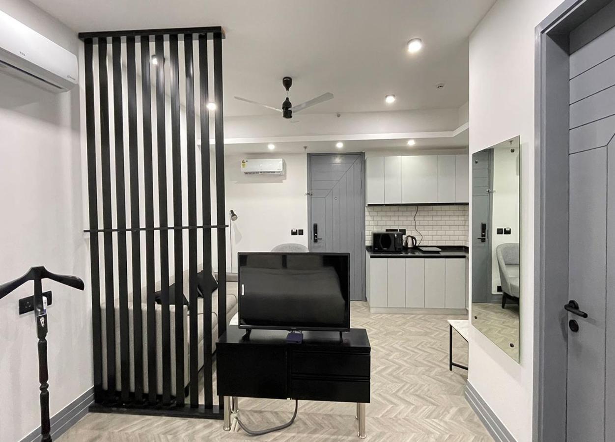 Bedchambers Serviced Apartments, Mg Road Гургаон Екстериор снимка