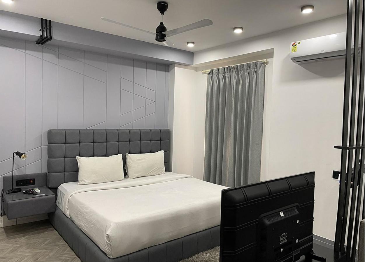 Bedchambers Serviced Apartments, Mg Road Гургаон Екстериор снимка