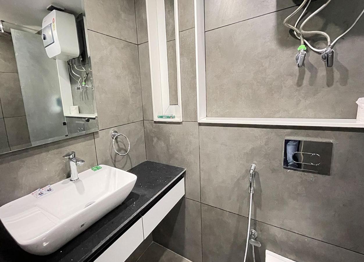 Bedchambers Serviced Apartments, Mg Road Гургаон Екстериор снимка