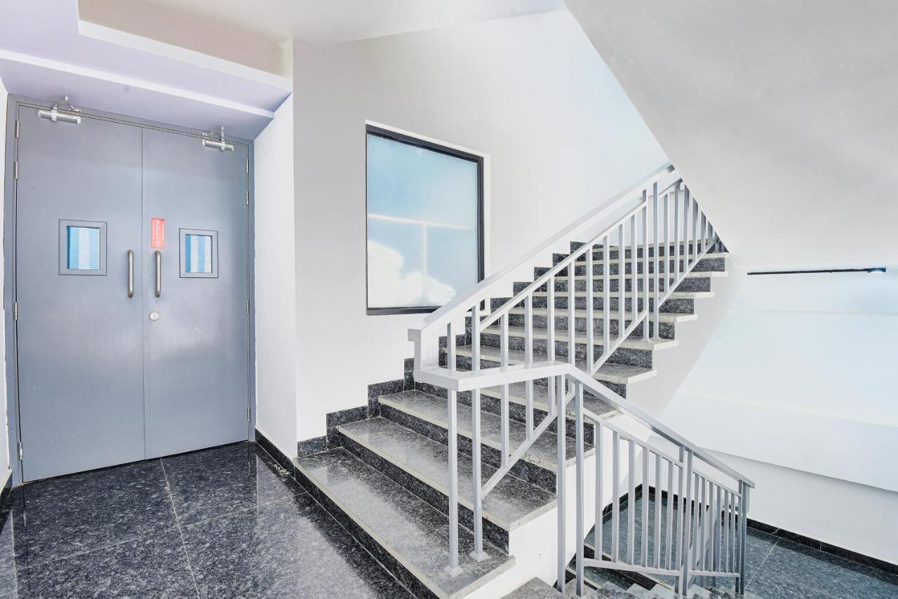 Bedchambers Serviced Apartments, Mg Road Гургаон Екстериор снимка