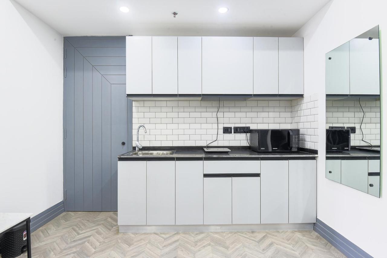 Bedchambers Serviced Apartments, Mg Road Гургаон Екстериор снимка