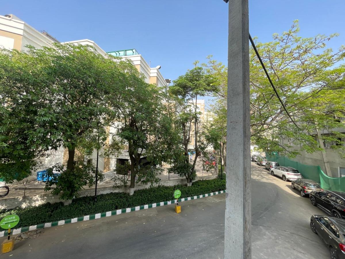 Bedchambers Serviced Apartments, Mg Road Гургаон Екстериор снимка