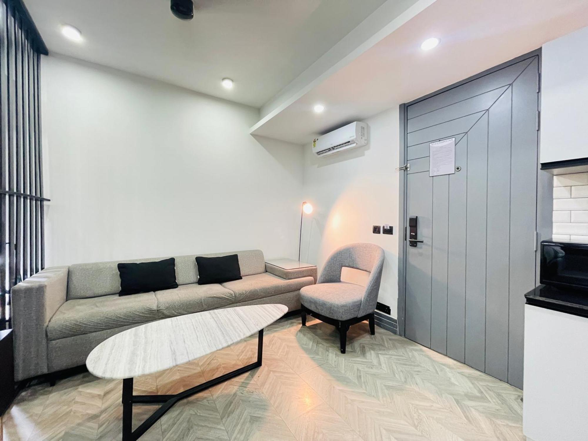 Bedchambers Serviced Apartments, Mg Road Гургаон Екстериор снимка