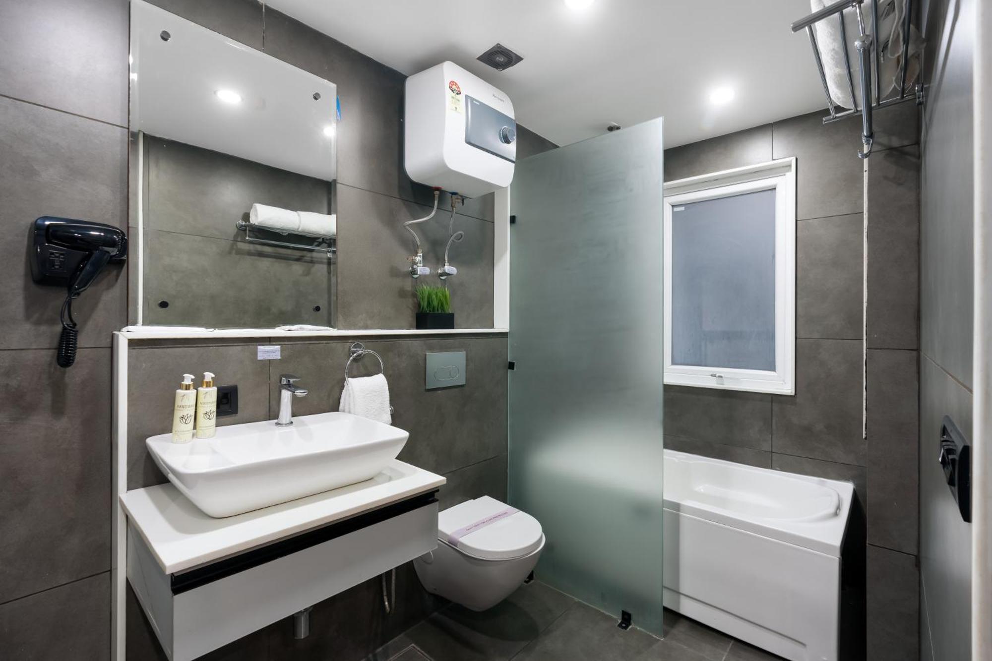 Bedchambers Serviced Apartments, Mg Road Гургаон Екстериор снимка