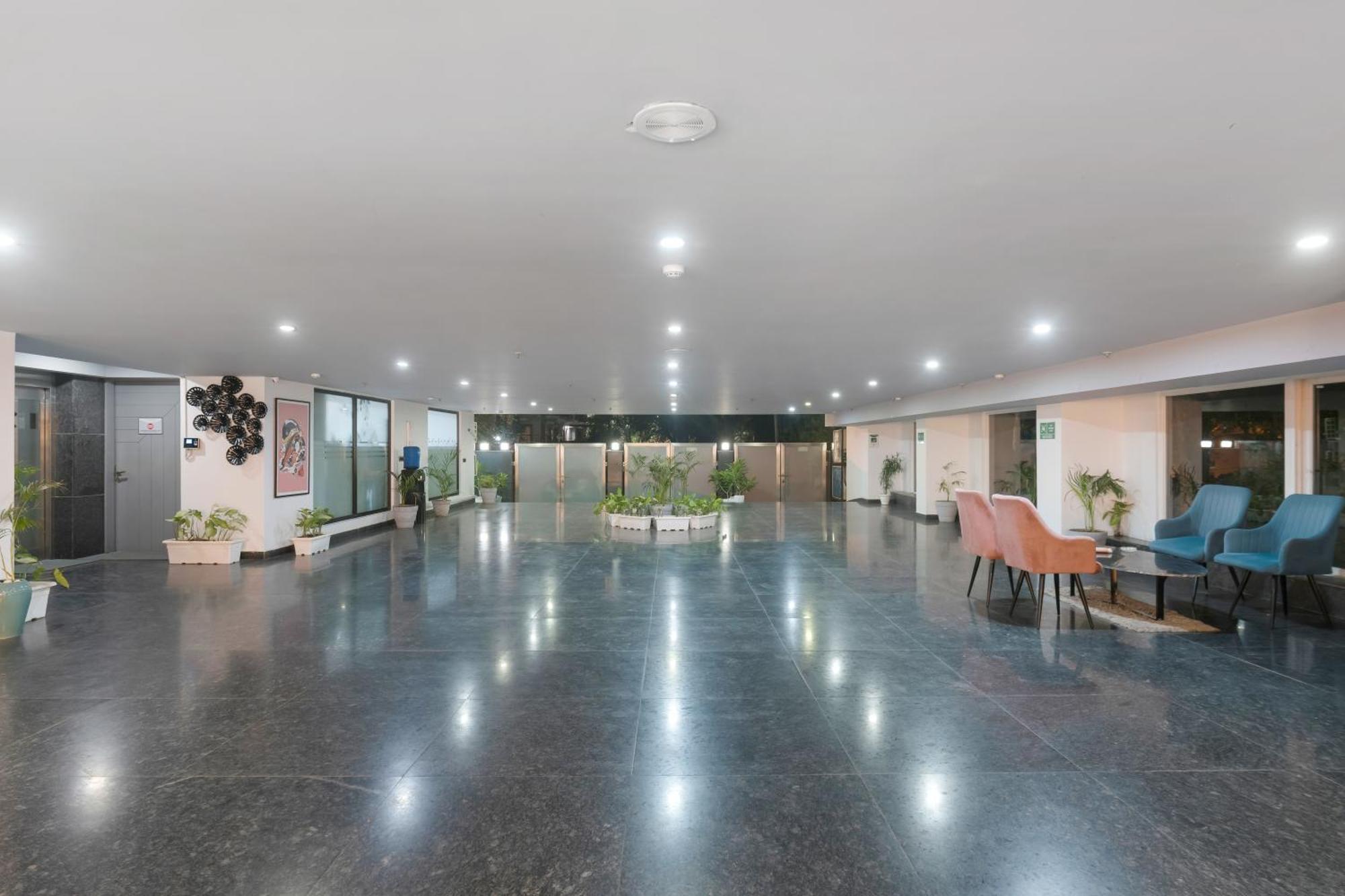 Bedchambers Serviced Apartments, Mg Road Гургаон Екстериор снимка