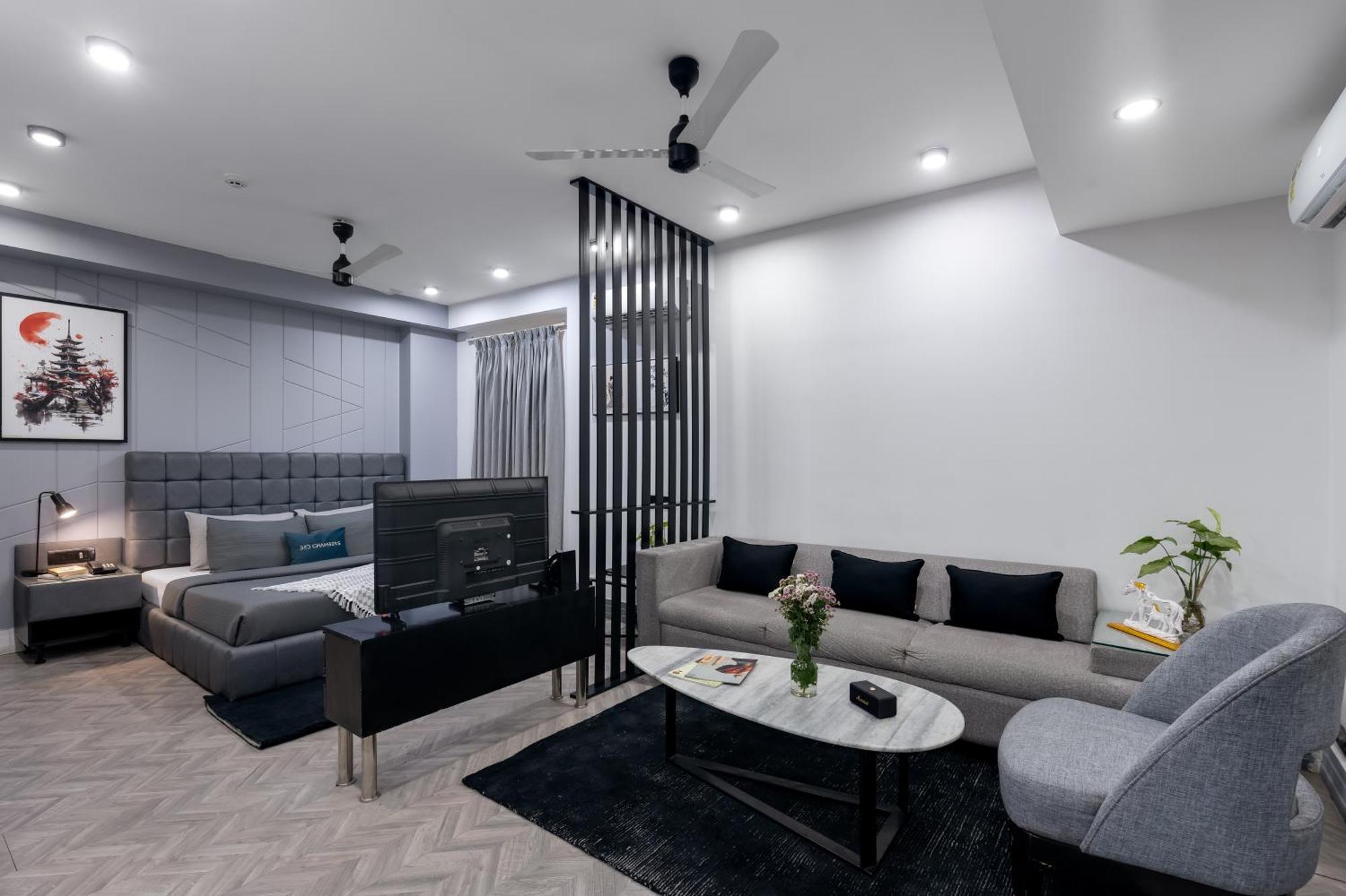 Bedchambers Serviced Apartments, Mg Road Гургаон Екстериор снимка