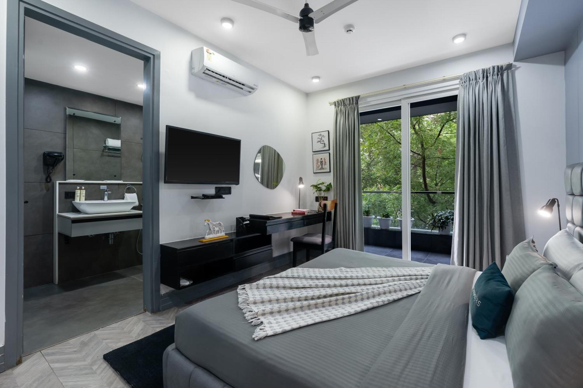 Bedchambers Serviced Apartments, Mg Road Гургаон Екстериор снимка